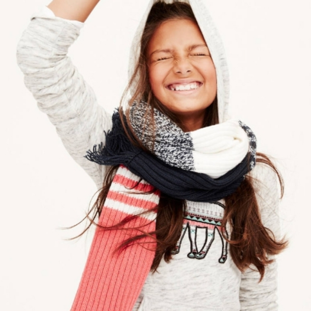 NWOT Abercrombie Kids Scarf